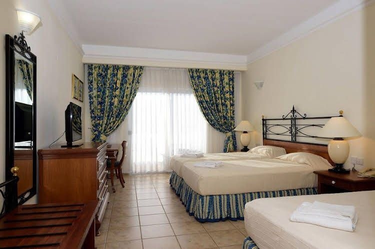 Oriana at the Topaz Hotel4
