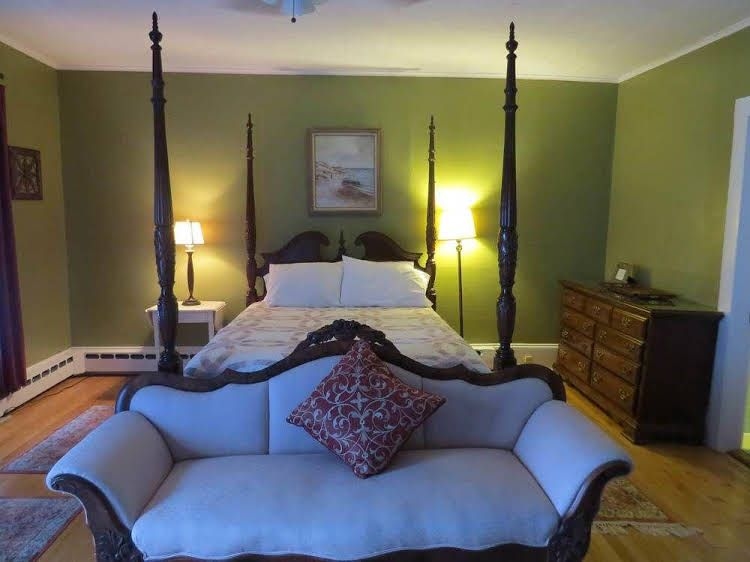 The Blue Shutters Inn2