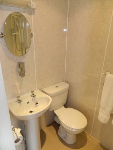 Fernlea Guest House0