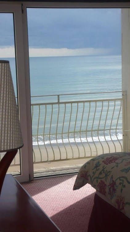Sandringham Hotel3