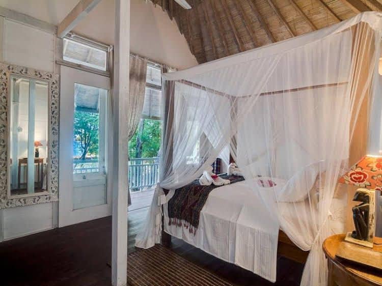 Coral Flora Villa Beach Front Coral Flora Villa Beach Front