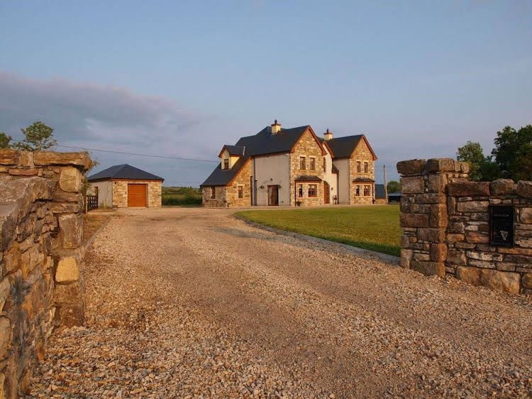 Ballinaboy Lodge Bed and Breakfast2