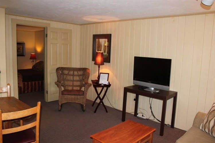 Parkers River Resort1