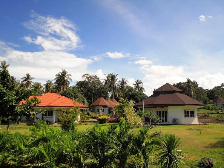 Villa Waterfront Beach Residences3