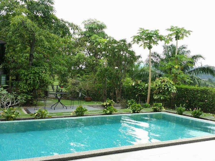 Svea's Loch Palm Lake View Villa1