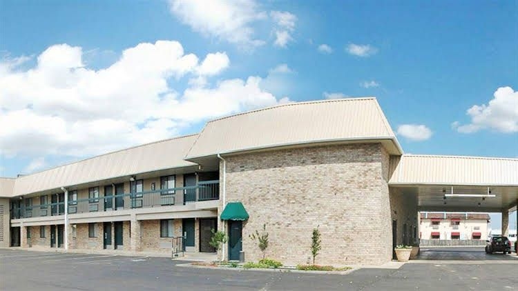 Clovis Inn & Suites0