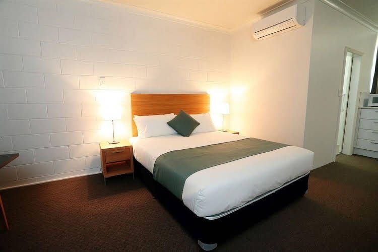 คิว เอ็กซ์เพรส โมเต็ล (Q Express Motel)1