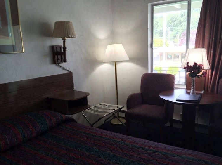 Best Budget Inn3