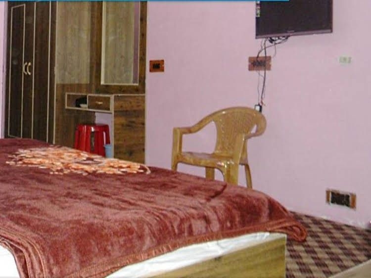 Apple Orchid Resort0