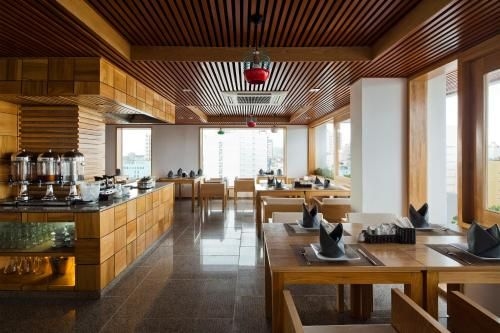 Golden Holiday Hotel4
