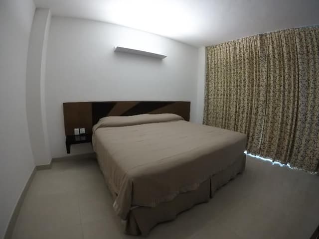 DOUBLE POOL VIEW KING BED