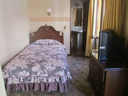 Paola Hostal0