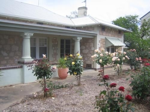 MacDonnell House Naracoorte1