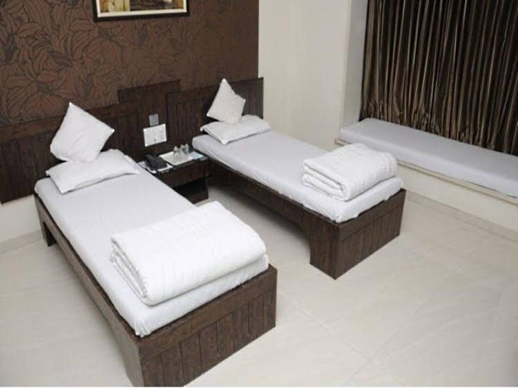 โรงแรมคอสเวย์ (Hotel Causeway)1