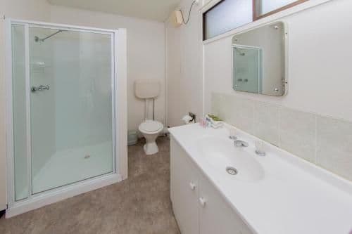 Standard Cabin (Sleeps 6)