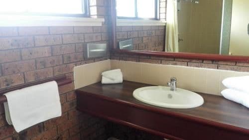 Deluxe One-Bedroom Apartment