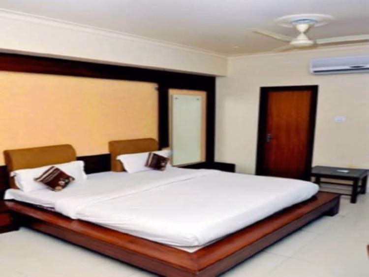 Hotel Rockland & Restaurant3