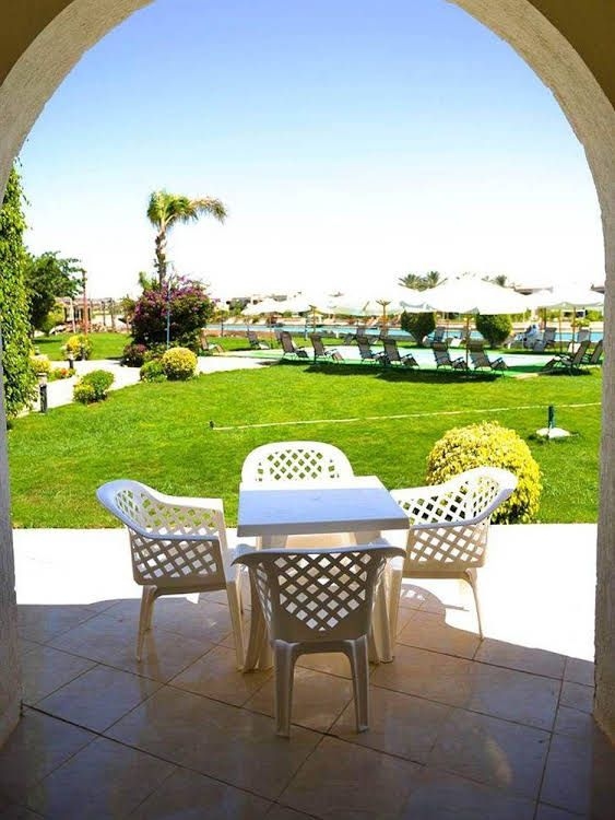 Maxim Inn Marina Lake View1
