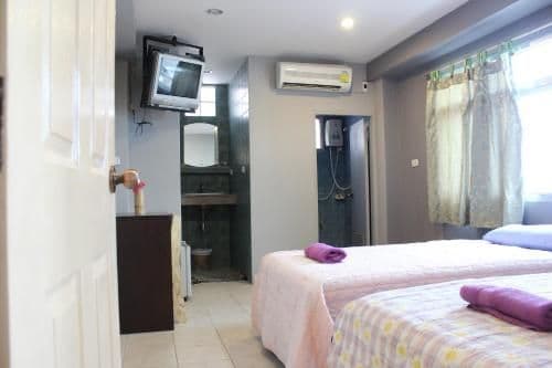 Standard Twin Room with Air-Conditioning
