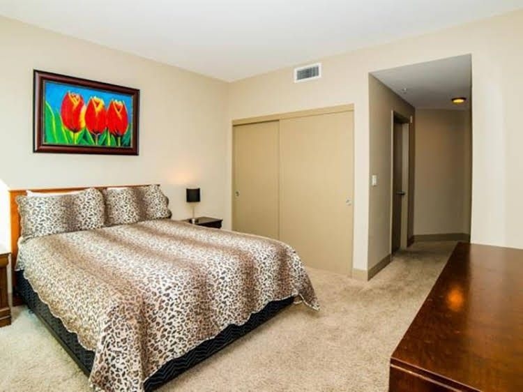 Hollywood Carina Apartment2