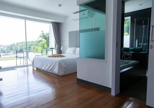 Four-Bedroom Villa with Sea View