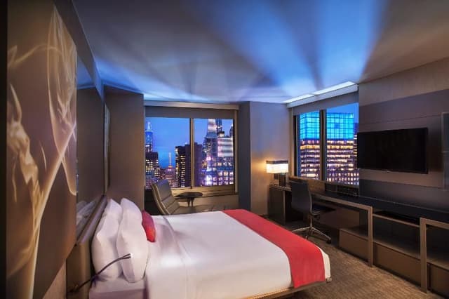 DOUBLE DELUXE CITY VIEW KING BED