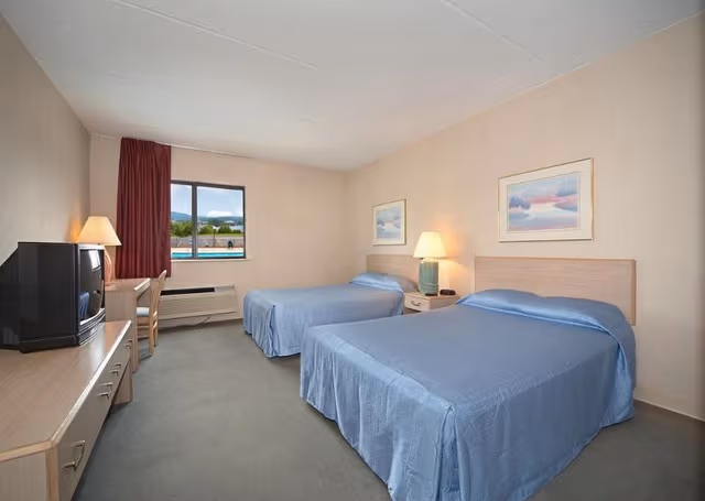 DOUBLE TWO DOUBLE BEDS