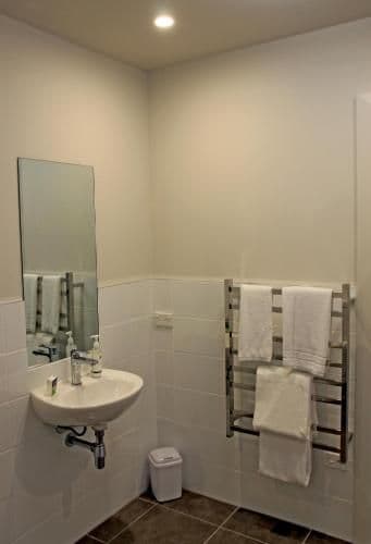 King Studio - Disability Access (Lake Wing)