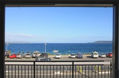 Superior 2 Bedroom Lake View Apartment