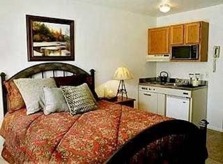 Carriage House Condominiums0