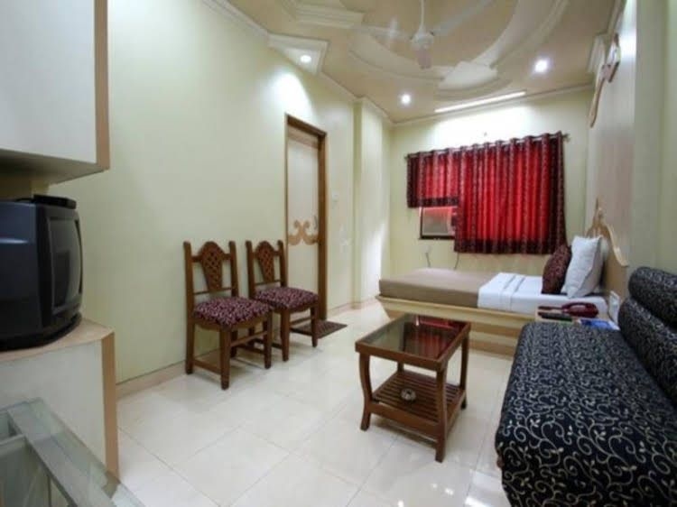 Hotel Om Sai Palace2