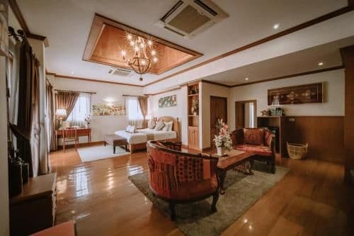 Deluxe Suite with Balcony