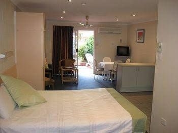 Monte Carlo Motor Inn4