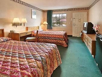 Cleveland Motel2