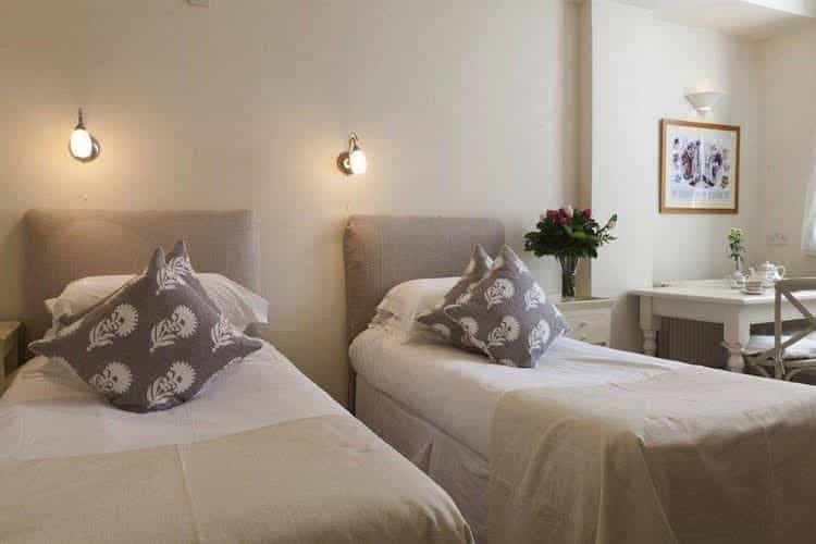 Vancouver Hotel & Studios Vancouver Hotel & Studios