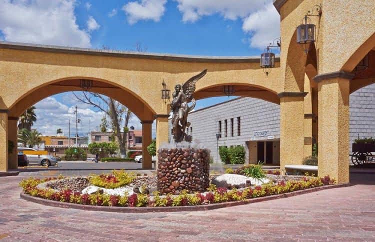 Holiday Inn Express & Suites Queretaro Holiday Inn Express & Suites Queretaro