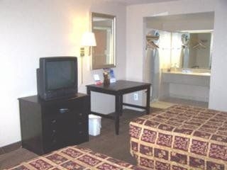 Super 8 Downtown Riverwalk3