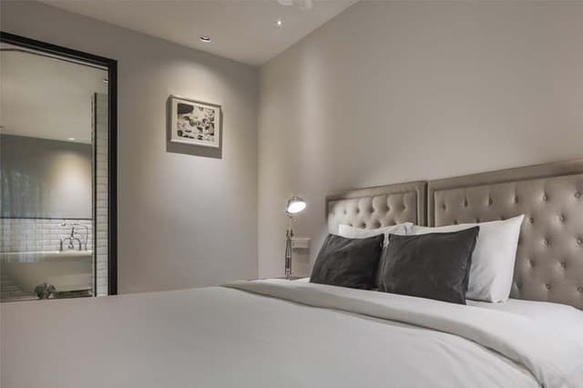 Deluxe Room - Twin Bed