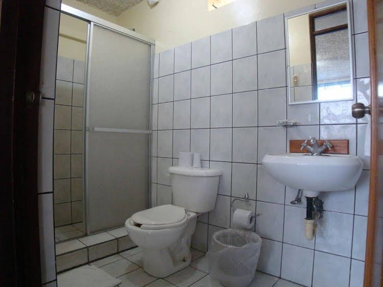 Hotel La Guaria Inn & Suites1
