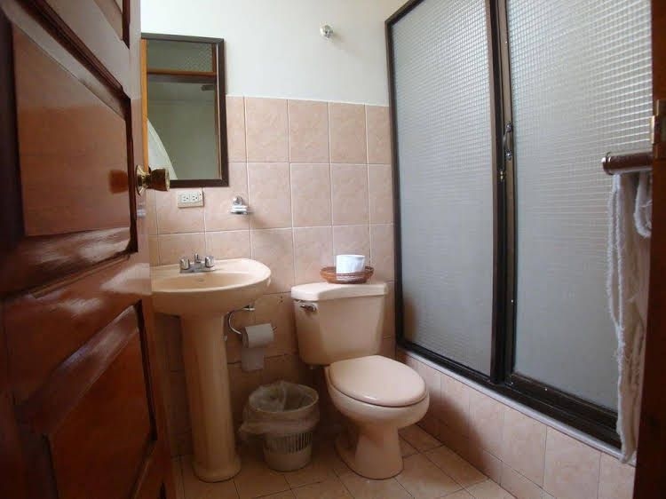 Hotel La Guaria Inn & Suites4