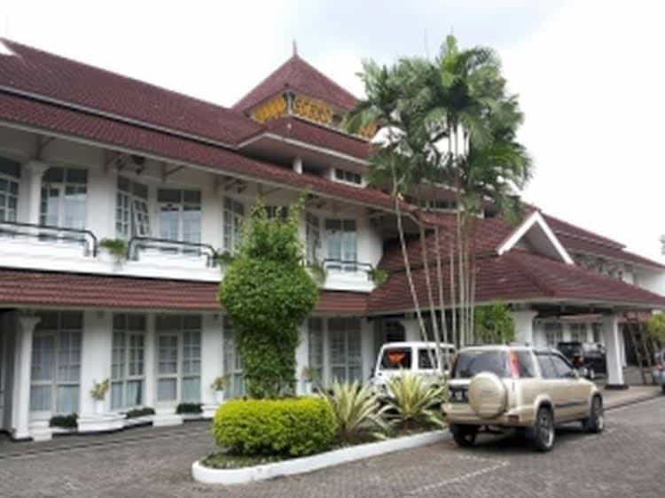 Crown Hotel Crown Hotel
