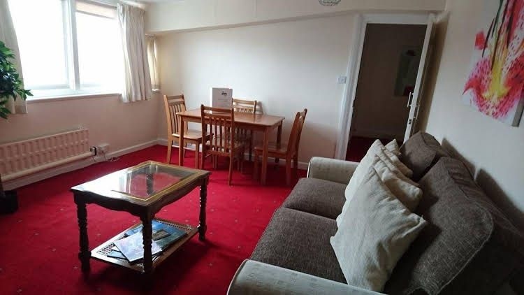 Sarum Hotel1