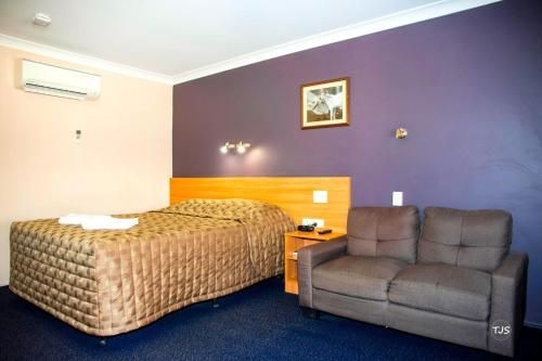 SunPalms Motel0