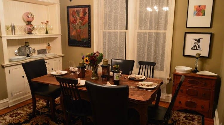 Chicago Guest House on Newport4