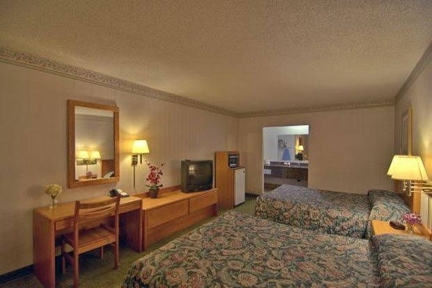 Courtesy Inn2