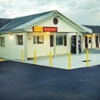 Super 7 Motel4