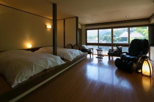 Superior Twin Room with Shared Bathroom