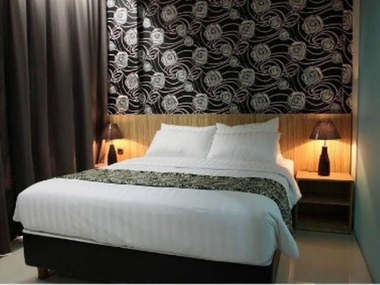 Sans Hotel Green Bekasi2