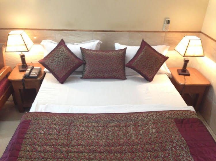 Hotel Ekant0