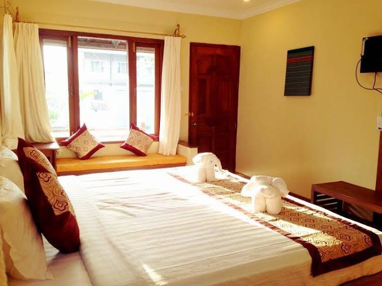 The White Avenue Hotel0